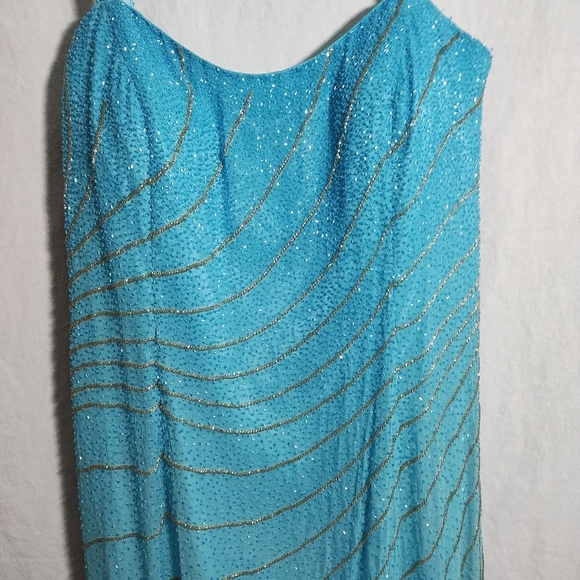 Aurora Formals Gown size 20 (reposhed) Blue hombre effect w/ iridescent beads - Picture 2 of 16